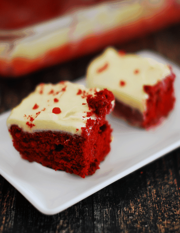 Christmas Red Velvet Poke Cake Recipe - Best Easy Red Velvet Poke Cake ...